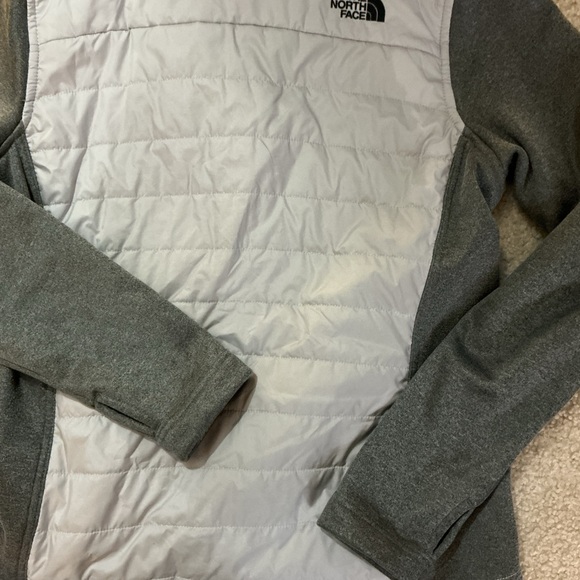 The North Face Women's Light Gray and Dark Gray Ski Jacket - Picture 8 of 10